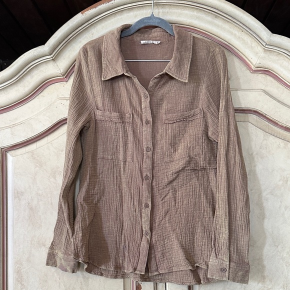 Very J Tops - Very J Brown Acid Washed Button-Down Long Sleeve Shirt size Medium
